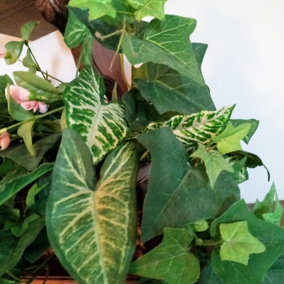 NWT Artificial Plant Basket - Picture 3 of 9